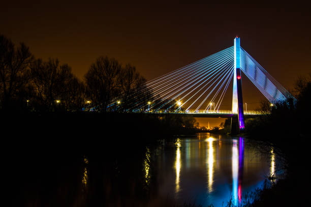 mary mcaleese boyne valley bridge - dublin ireland samuel beckett bridge bridge night foto e immagini stock