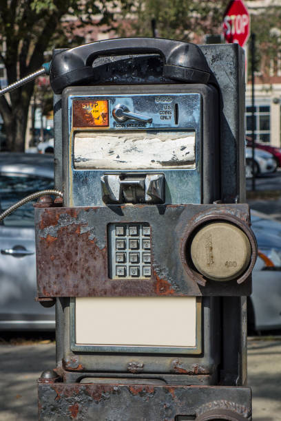 старый такохи трубка - coin operated pay phone telephone communication стоковые фото и изображения