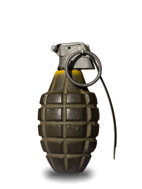 흰색 배경으로 고립 된 손 폭탄 - hand grenade explosive bomb war 뉴스 사진 이미지