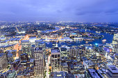 sydney-australien-am-10-oktober-2017-blick-auf-die-stadt-von-sydney-in-der-nacht-vom-sydney.jpg?b=1&s=170x170&k=20&c=pOyoHisyQTXN0GVMSSDEHgGMBdy1fhbYwCF5PUo6AwI=