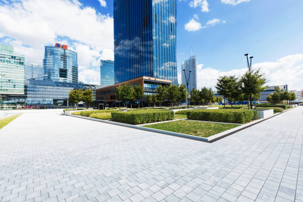 istock Green square in Wien 874365050