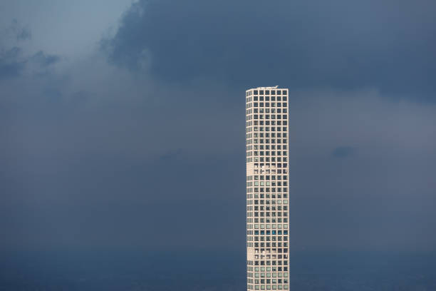 New York: The worlds tallest residential skyscraper in Manhattan, New York City. His height - about 426 meters, it 96 floors and 104 apartments.