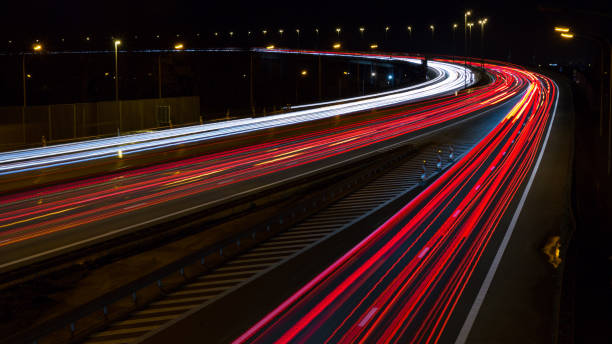 highway long exposure. - fast track imagens e fotografias de stock