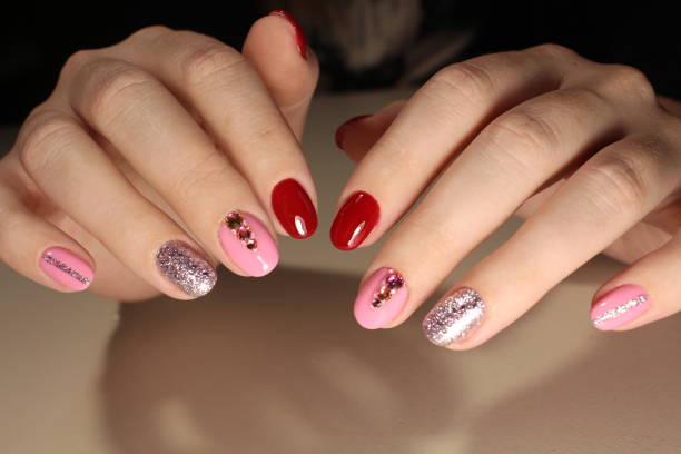 istock Christmas Nail art manicure 874579514