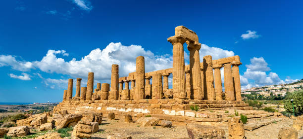 ジ��ュノ寺、シチリア島アグリジェントの神殿の谷で - agrigento sicily italy tourism ストックフォトと画像