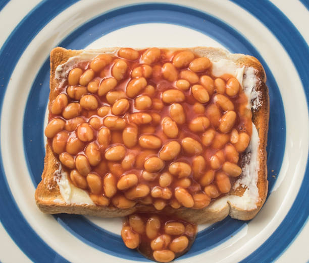 istock Beans on Toast - Traditional British Dishes 874604198
