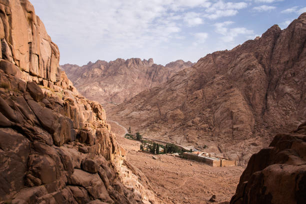 istock beautiful mountain landscape 874613710