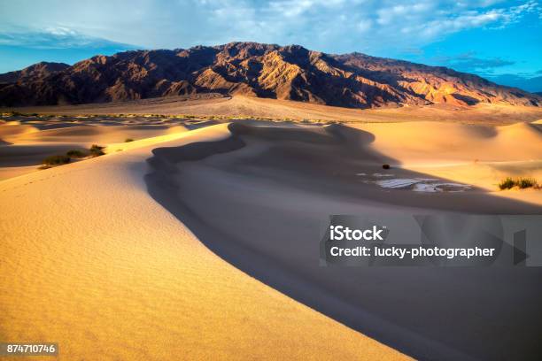 Sand Dunes In Desert Stock Photo - Download Image Now - Wahiba, Libya, Africa