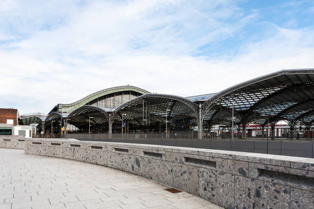 istock platforms of Main railway station in Cologne city 874780704