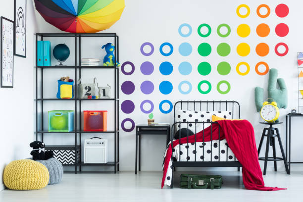 adesivo murale colorato in camera - domestic room child furniture nobody foto e immagini stock