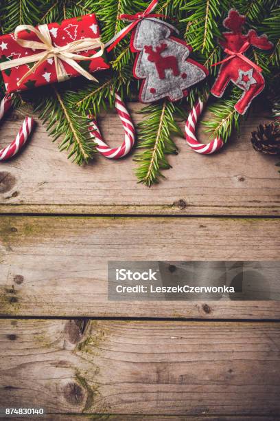 Weihnachten Hintergrund Mit Bunten Geschenkboxen Und Dekorationen Ansicht Von Oben Stockfoto und mehr Bilder von Bildhintergrund
