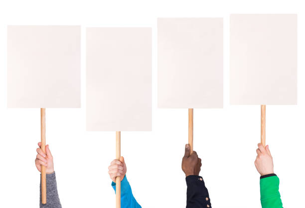 signes de protestation qui s�’est tenues en mains - sign protestor protest holding photos et images de collection