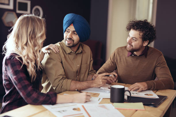 istock Discussing new mortgage rates 874962462