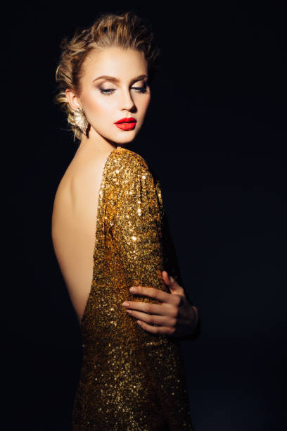 istock Young beautiful woman 874963158