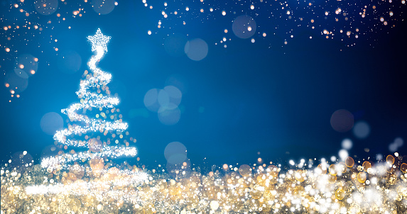 luces de oro y plata con árbol de Navidad sobre fondo azul, decoración brillante para el feliz mensaje de saludo de Navidad. Elegante fiestas sociales post tarjeta digital. Espacio de tipo de copia de texto o logo photo