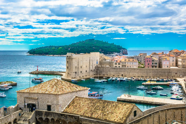 istock Dubrovnik nature architecture scenic. 875198832