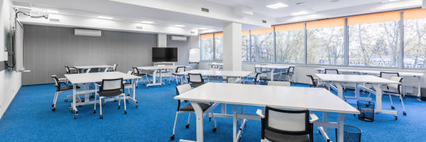 sala de estudio común de la universidad - classroom education chair carpet fotografías e imágenes de stock