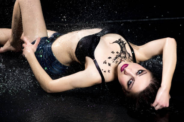istock aqua beauty people 875254354