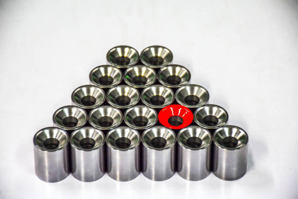 The cylindrical steel is placed in a triangular row with one red painted steel. Meaning difference. It is the concept of leadership.