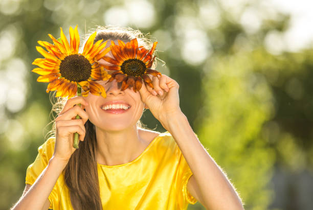 istock Spring beauty girl 875354996
