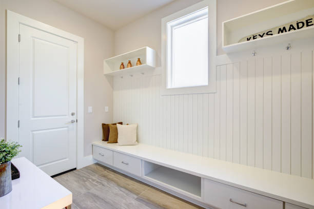 istock Pretty entrance foyer with an extra long built-in bench 875395002