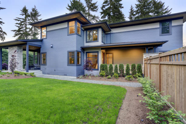 istock Modern home exterior in Bellevue. 875423808