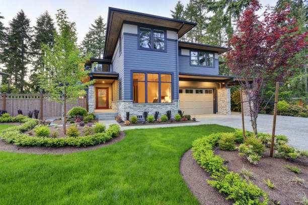 istock Luxurious home design with modern curb appeal in Bellevue. 875427402