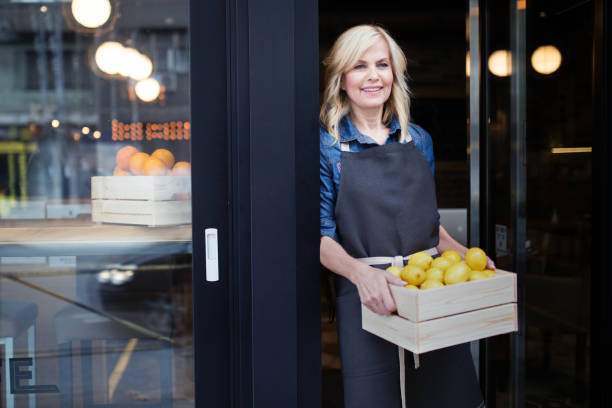 istock Welcome to my smoothie cafe 875433472
