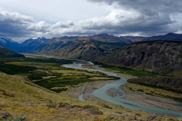 istock River of the turns 875434128