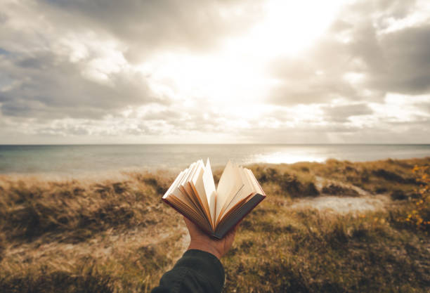 правильный путь - бог стоковые фото и изображения