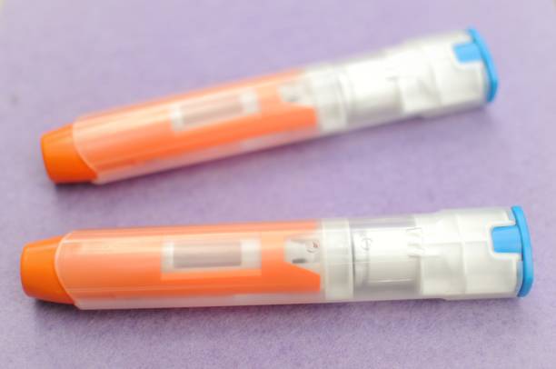 알레르기 자동 인젝터 - allergy food peanut epipen 뉴스 사진 이미지