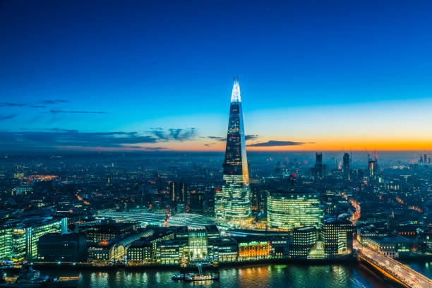 ザ・シャードロンドンの高層ビル - the shard london england architecture travel destinations ストックフォトと画像