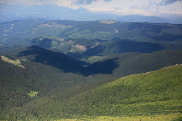 istock Chornohora ridge in the Ukrainian Carpathians 875593008