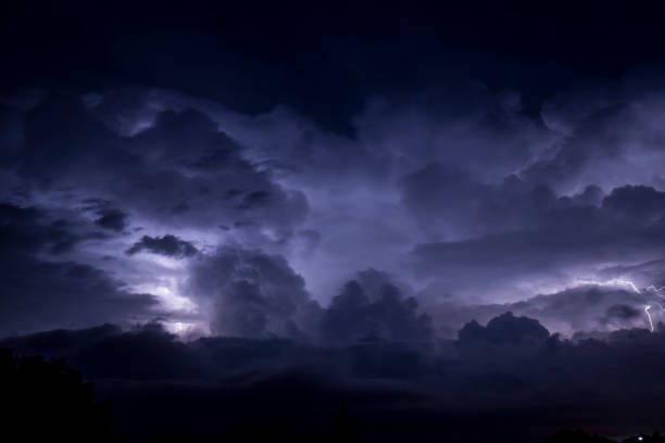 blitze am himmel von rom - blue rain rome italy stock-fotos und bilder