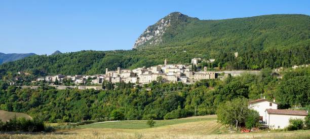 istock Serra San Quirico and Monte Murano mountain. 875622022
