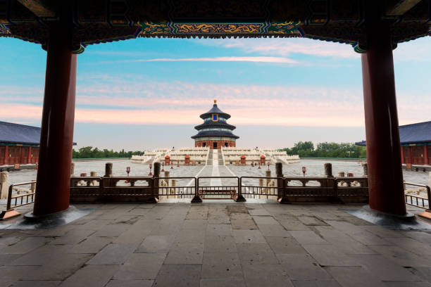 merveilleux et étonnant beijing temple - temple du ciel à beijing, en chine. salle de prière pour les bonnes récoltes. - hall of prayer for good harvests photos et images de collection