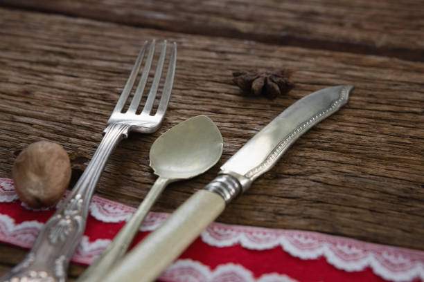 istock Cutlery with star anise and nutmeg 875718374