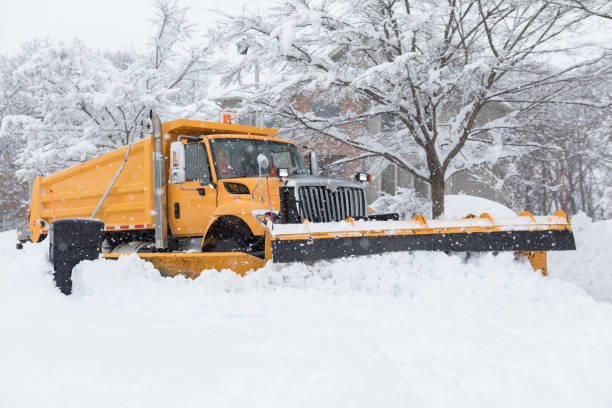 pług śnieżny płukania ulicy po burzy śnieżnej - truck midwest usa usa day zdjęcia i obrazy z banku zdjęć