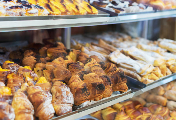 istock Portuguese traditional pastries. Buns with custard. 875947202