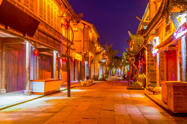 istock Night scene of Sichuan ancient town 876081784