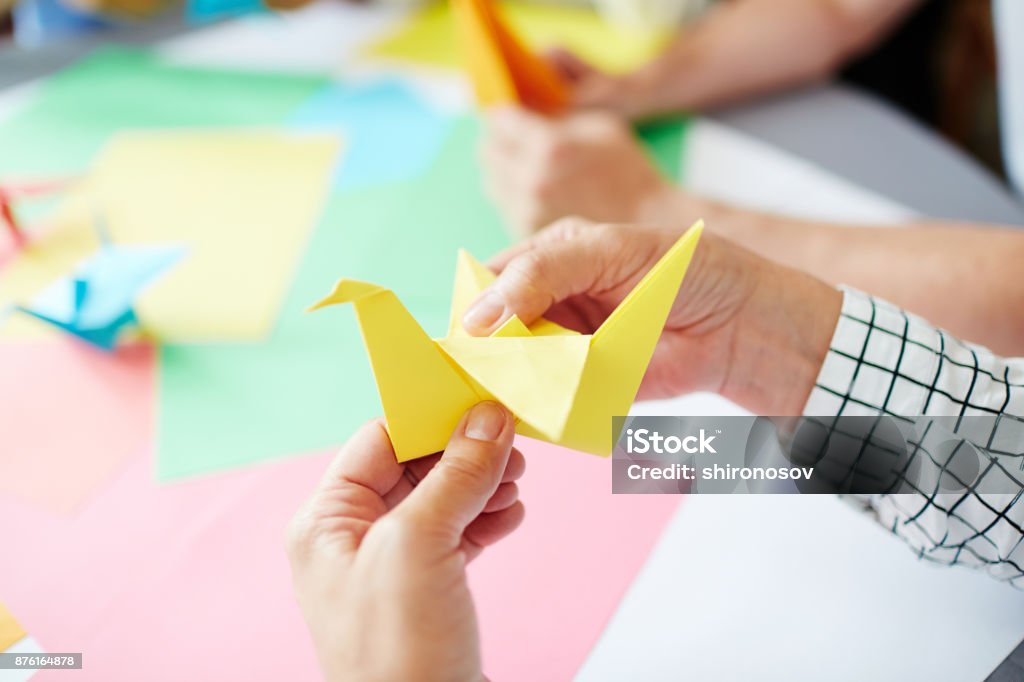 Faire papier oiseau - Photo de Origami libre de droits