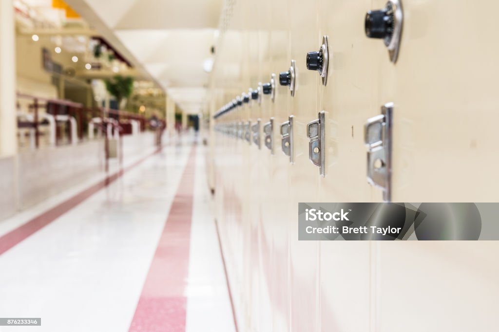 Zeile der Schule Schließfächer - Lizenzfrei Schulgebäude Stock-Foto