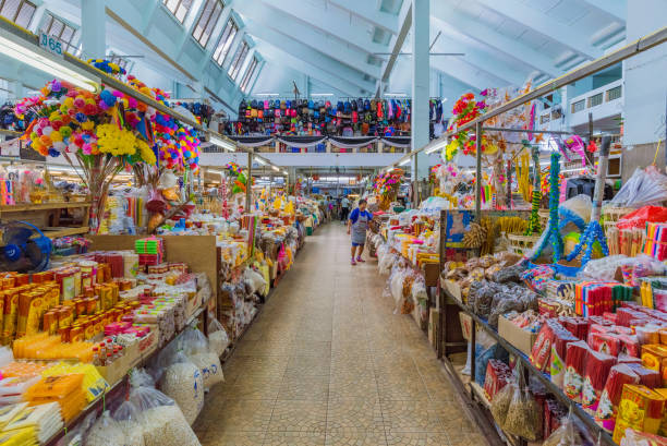 Warorot Market in Chiang Mai Chiang Mai: This is Warorot market in the downtown area where locals and tourists come to buy a variety of traditional goods  on July 29, 2017 in Chiang Mai warorot stock pictures, royalty-free photos & images