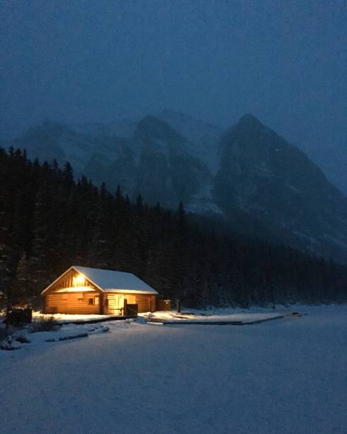 istock Lone cabin in the mountains 876275312