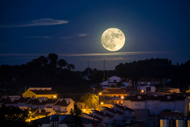 Moonrise in the city.