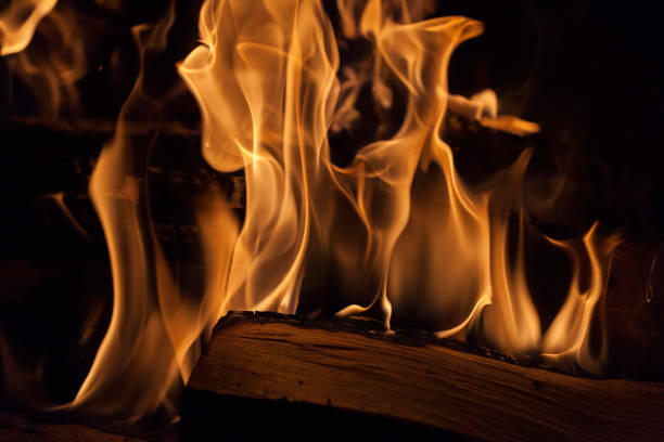 fire in the fireplace - 16315 imagens e fotografias de stock