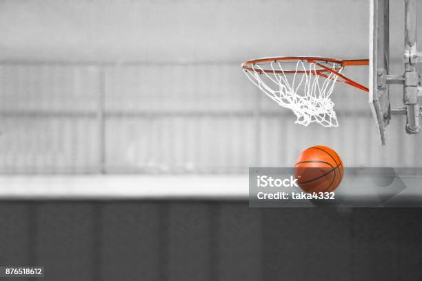 Basketballspiel Stockfoto und mehr Bilder von Basketball - Basketball, Basketball-Spielball, Sporthalle