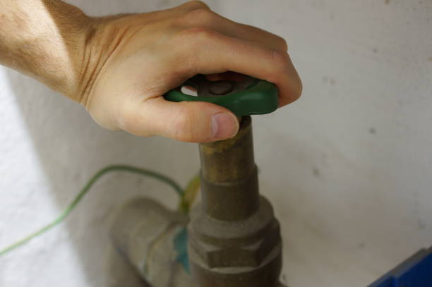 istock Close the faucet indoor 876519628