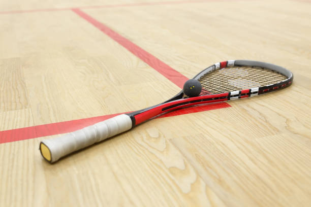 racquetball equipment on the floor - squash racketball sport exercising imagens e fotografias de stock