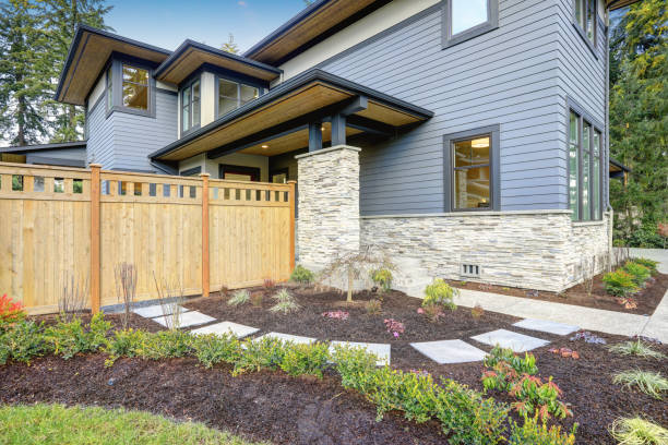 istock Luxurious new construction home in Bellevue, WA 876855022
